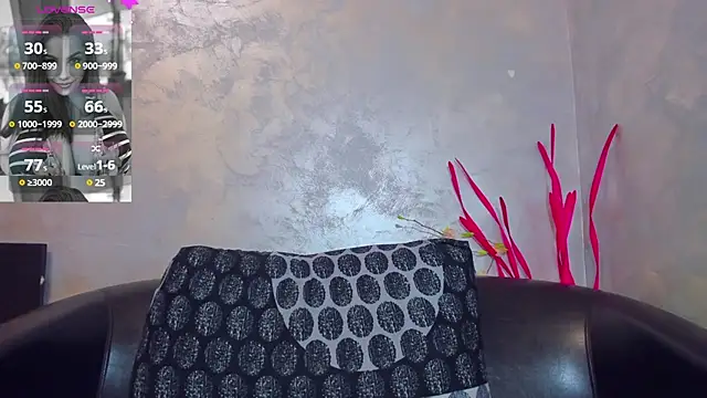 Snapshot of Emma_Muller32 chatting on March 2025 04:36:02 AM Emma Muller32 online show from March 2025 04:36:02 AM