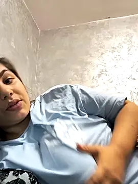 Emma Muller32 online show from November 2025 01:09:01 AM