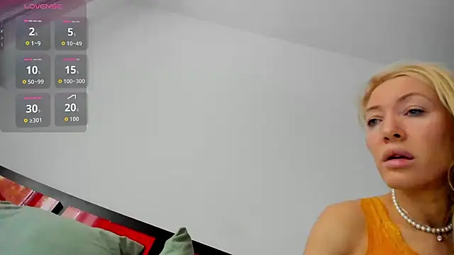 suuzykiss online show from October 2025 05:16:02 AM