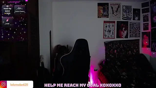 Snapshot of Bdsm_and_fries chatting on October 2025 11:14:01 PM Bdsm and fries online show from October 2025 11:14:01 PM