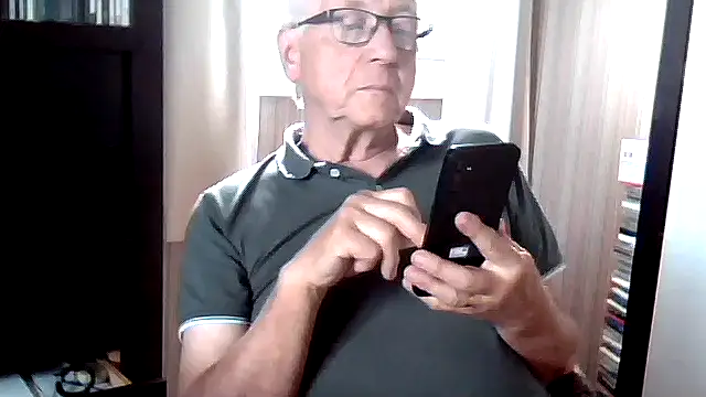 johnjohn622662 online show from June 2026 01:55:01 PM