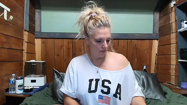 lisaxlovexxx online show from April 2026 06:03:01 PM