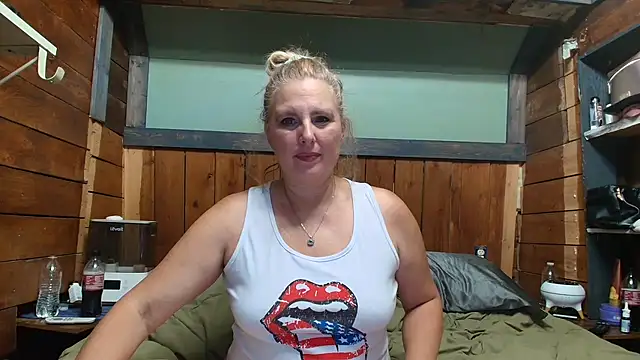 Snapshot of lisaxlovexxx chatting on July 2026 01:06:01 AM lisaxlovexxx online show from July 2026 01:06:01 AM