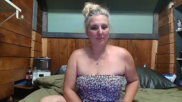 Snapshot of lisaxlovexxx chatting on June 2026 02:11:02 AM lisaxlovexxx online show from June 2026 02:11:02 AM