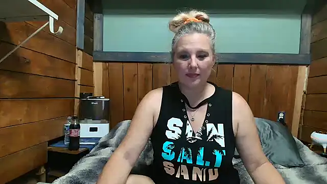 Snapshot of lisaxlovexxx chatting on June 2026 07:11:01 PM lisaxlovexxx online show from June 2026 07:11:01 PM