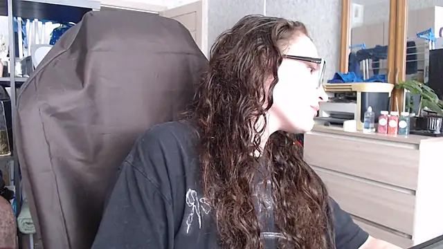 Snapshot of AnKey_Rayah chatting on January 2025 05:51:02 AM AnKey Rayah online show from January 2025 05:51:02 AM