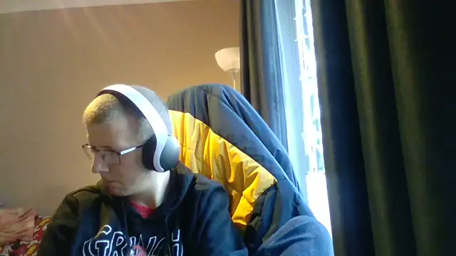 Snapshot of David250692 chatting on December 2025 10:21:01 AM David250692 online show from December 2025 10:21:01 AM