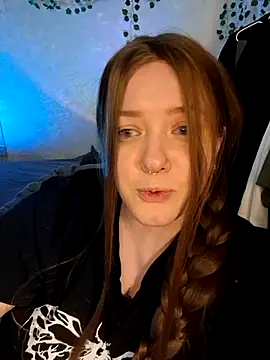 Sophia Edwards online show from April 2026 12:17:01 AM