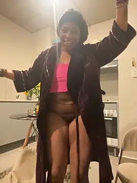 Snapshot of CurvyDesire1 chatting on November 2025 11:59:01 PM CurvyDesire1 online show from November 2025 11:59:01 PM