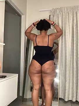 Snapshot of CurvyDesire1 chatting on December 2025 08:42:02 PM CurvyDesire1 online show from December 2025 08:42:02 PM