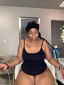 Snapshot of CurvyDesire1 chatting on December 2025 04:24:02 PM CurvyDesire1 online show from December 2025 04:24:02 PM