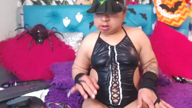 SARAWILLS online show from October 2025 02:27:02 PM