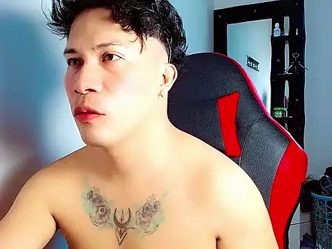 boyhot23x online show from April 2026 06:10:02 PM