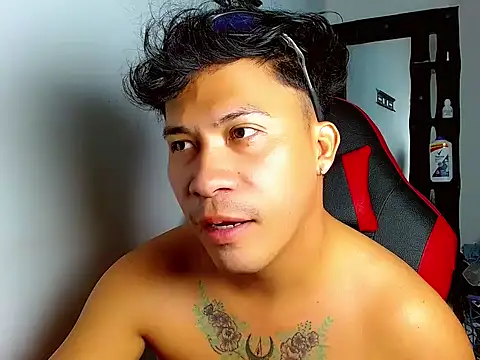 boyhot23x online show from April 2026 05:36:02 PM