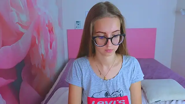 AliceAdams online show from October 2025 06:45:01 AM