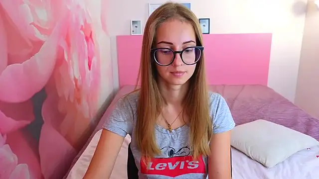 AliceAdams online show from September 2025 07:37:02 AM