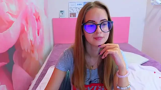 AliceAdams online show from October 2025 08:33:02 AM