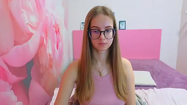 AliceAdams online show from January 2026 07:01:01 AM