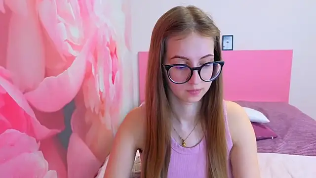 AliceAdams online show from March 2026 07:35:02 AM