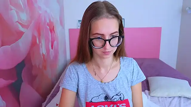 AliceAdams online show from October 2025 06:45:01 AM