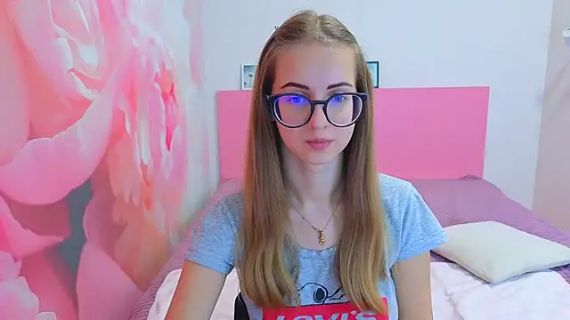 AliceAdams online show from November 2025 08:40:01 AM