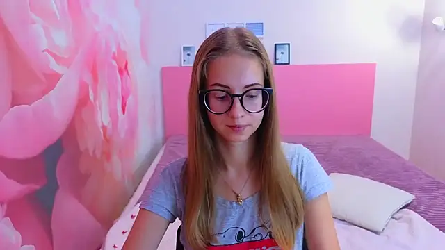 AliceAdams online show from October 2025 08:05:02 AM