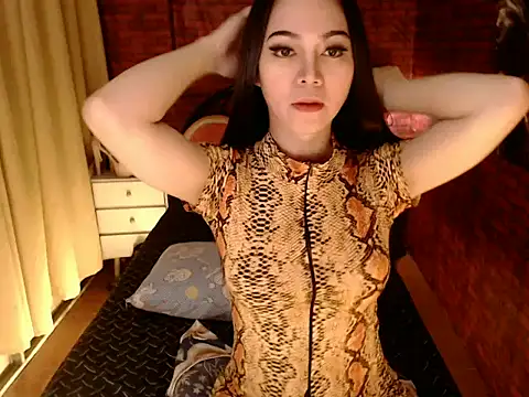 Snapshot of Yoshidashemale chatting on November 2025 11:36:01 AM Yoshidashemale online show from November 2025 11:36:01 AM