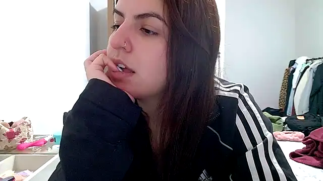 chelbyy online show from November 2025 03:43:02 AM