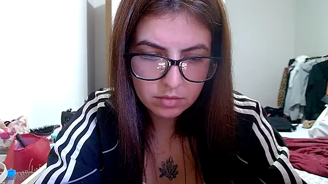 chelbyy online show from November 2025 05:52:02 PM