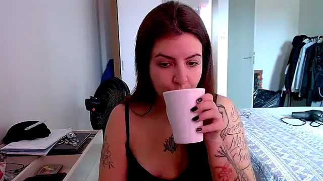 Snapshot of chelbyy chatting on September 2025 05:20:01 PM chelbyy online show from September 2025 05:20:01 PM