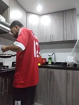 Aroon Stonne online show from December 2025 04:44:02 AM