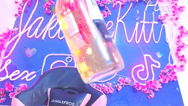 JakelineKitty online show from December 2025 03:06:02 AM