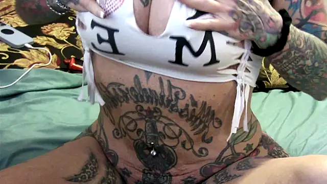 pamelagunns online show from October 2025 03:57:02 PM