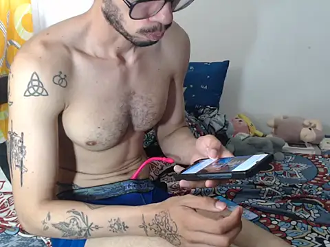 Snapshot of alisterxxx chatting on September 2025 03:07:01 PM alisterxxx online show from September 2025 03:07:01 PM