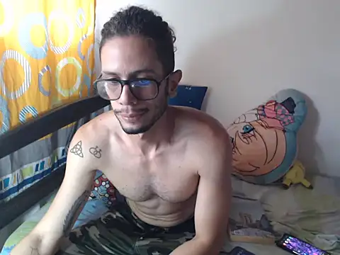Snapshot of alisterxxx chatting on September 2025 02:43:02 PM alisterxxx online show from September 2025 02:43:02 PM