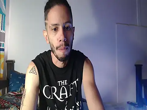 Snapshot of alisterxxx chatting on October 2025 11:07:01 AM alisterxxx online show from October 2025 11:07:01 AM
