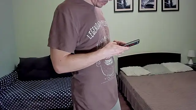 Marrymepls online show from May 2026 04:44:01 PM