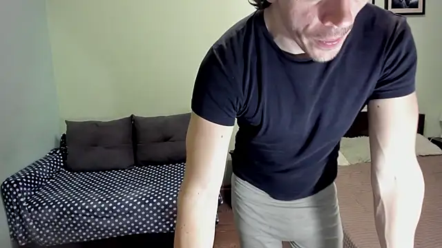 Marrymepls online show from May 2026 04:32:01 PM