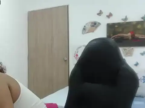 BustyMilf  online show from March 2025 12:12:01 PM