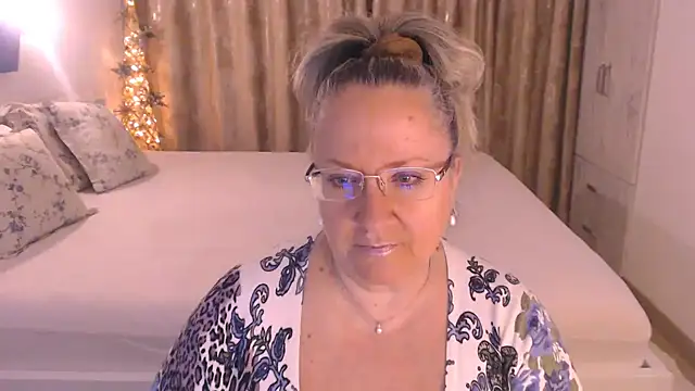 Raisshy online show from November 2025 04:18:02 PM