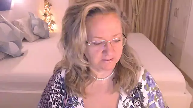 Raisshy online show from November 2025 05:00:02 AM