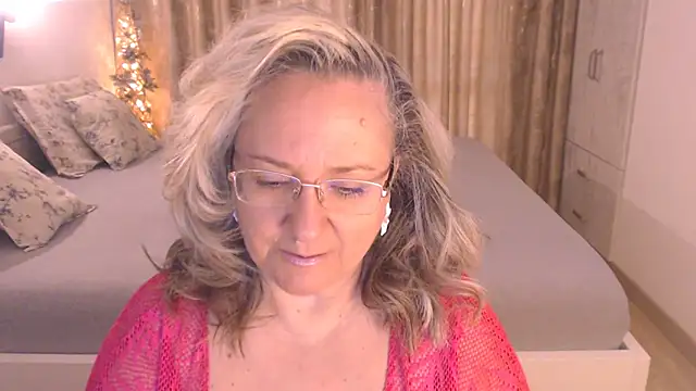 Raisshy online show from May 2026 10:51:02 AM