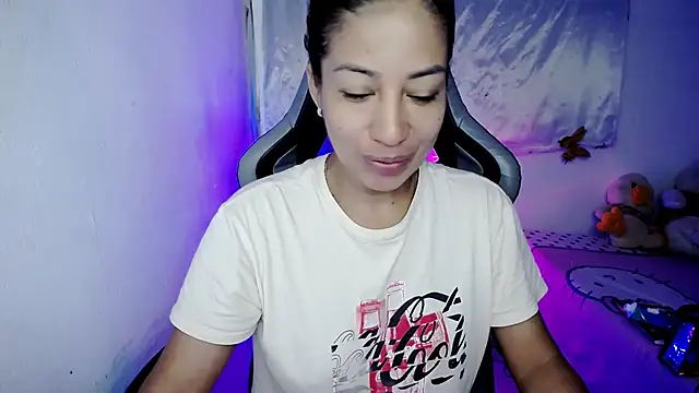 ninatiny online show from February 2026 11:20:02 AM