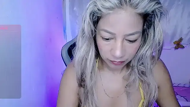 ninatiny online show from November 2025 10:53:01 AM