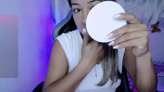 ninatiny online show from November 2025 09:21:01 AM