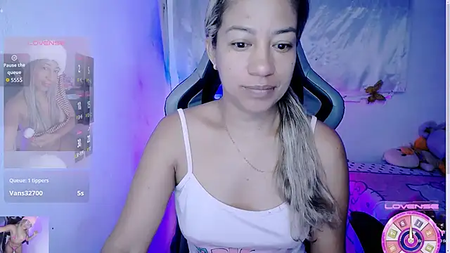 ninatiny online show from November 2025 08:58:02 AM