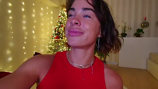 girl nextd00r online show from January 2025 04:39:01 PM