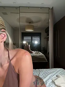 Snapshot of jasminesummer chatting on January 2026 01:26:02 PM jasminesummer online show from January 2026 01:26:02 PM