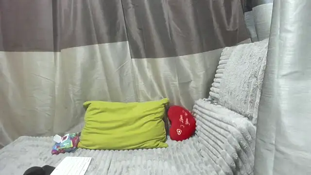 jessystarr online show from November 2025 07:36:01 PM