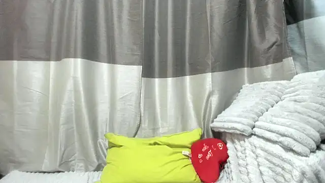 jessystarr online show from November 2025 05:49:02 PM